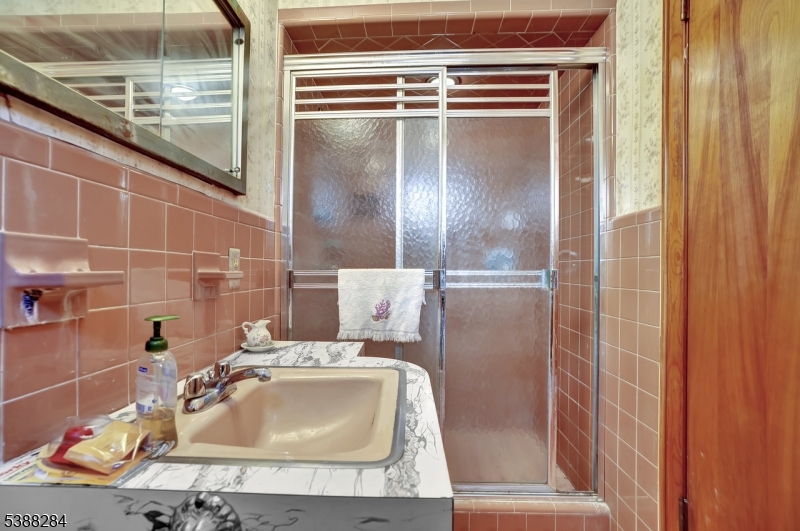 Lake Hiawatha - Residential