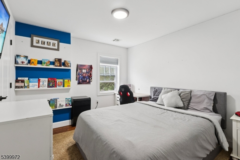 Larchmont Estates - Residential