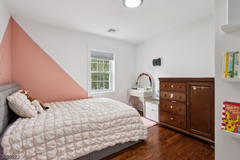 Larchmont Estates - Residential