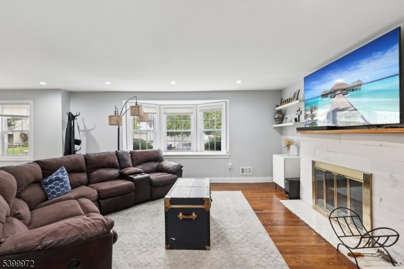 Larchmont Estates - Residential