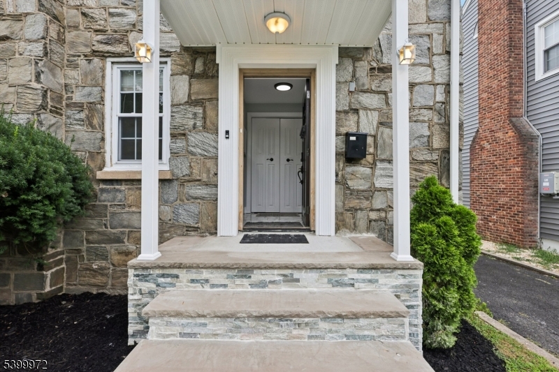 Larchmont Estates - Residential