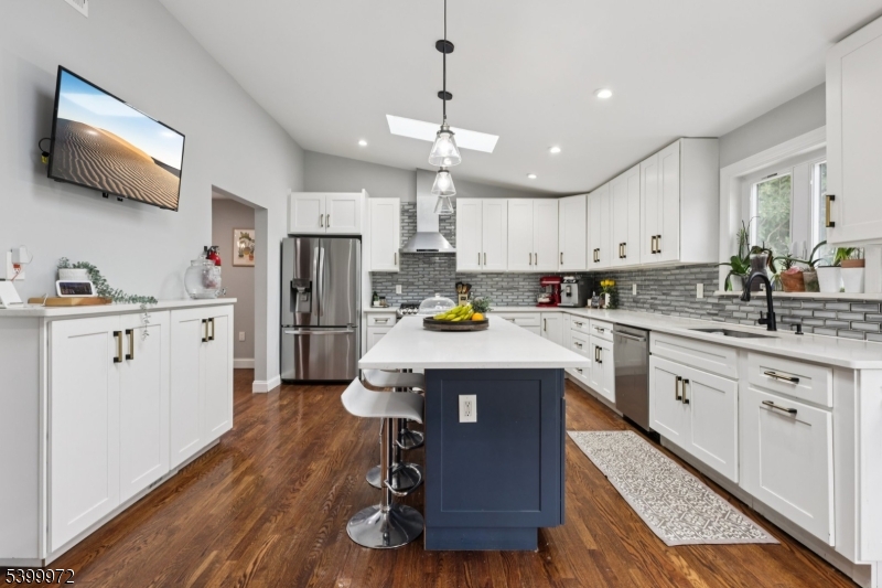 Larchmont Estates - Residential