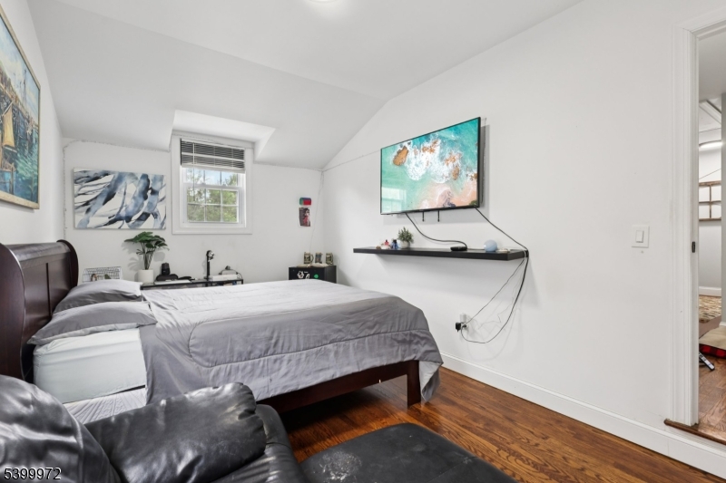 Larchmont Estates - Residential