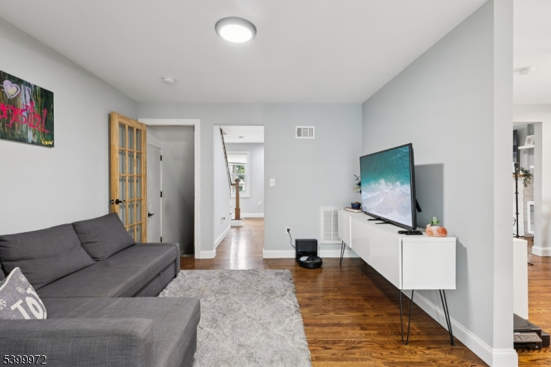 Larchmont Estates - Residential