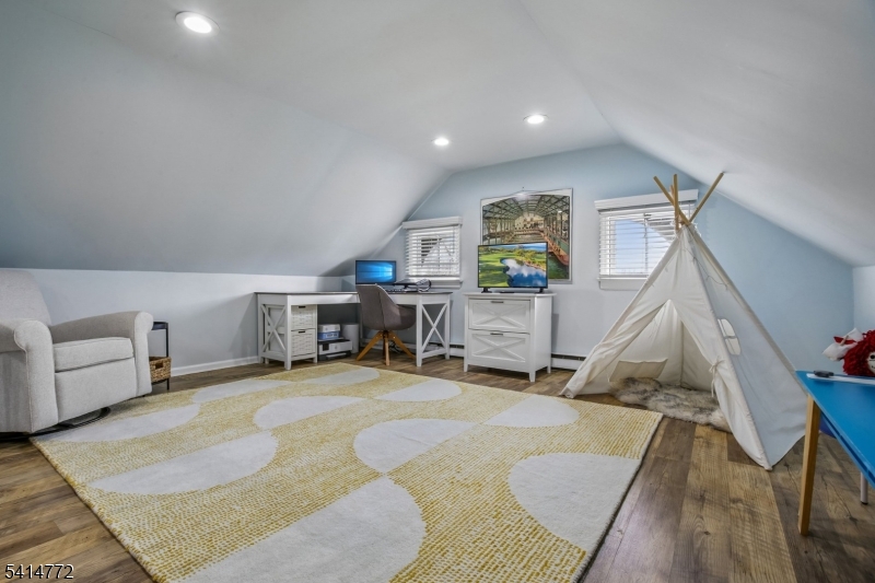 Knollwood Section - Residential