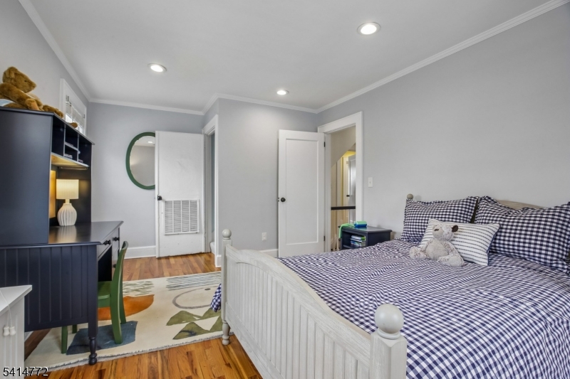 Knollwood Section - Residential