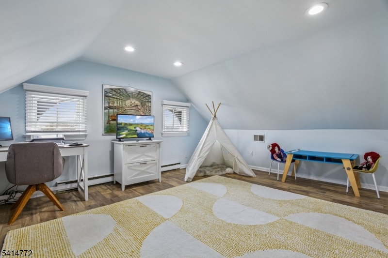 Knollwood Section - Residential