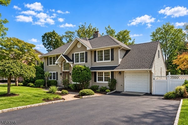 64 SPRING VALLEY RD, PARAMUS, NJ 07652 - Image 6ced9b4096e9d77e8adcf31f33a3a14d/3479054904