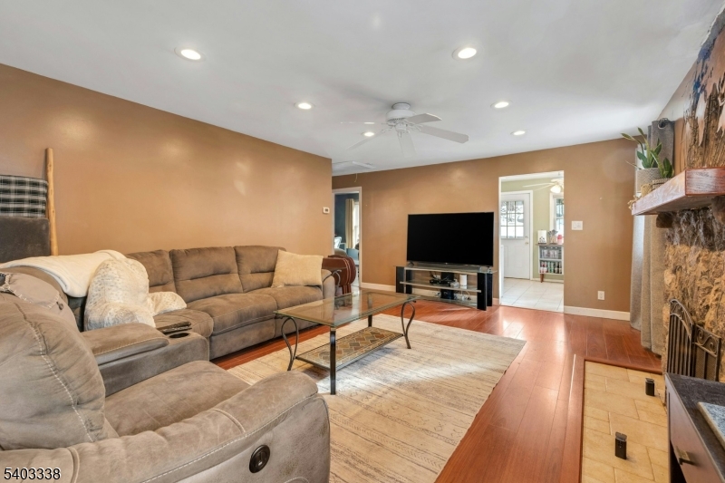 Pinecliff Lake - Residential