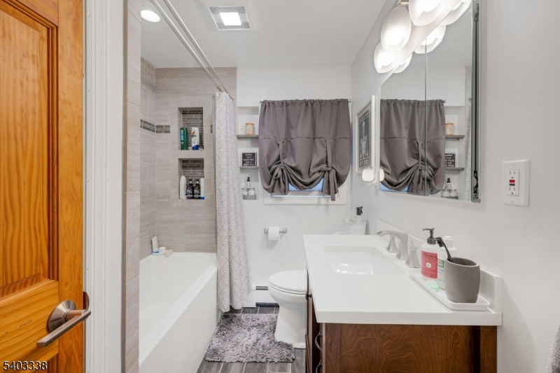 Pinecliff Lake - Residential