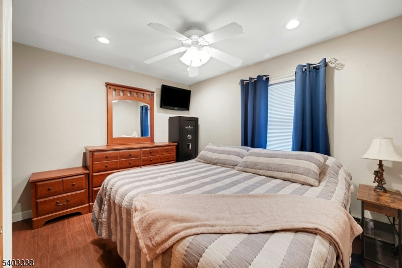 Pinecliff Lake - Residential