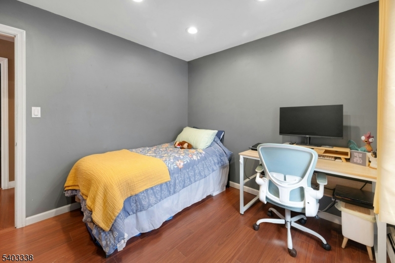 Pinecliff Lake - Residential