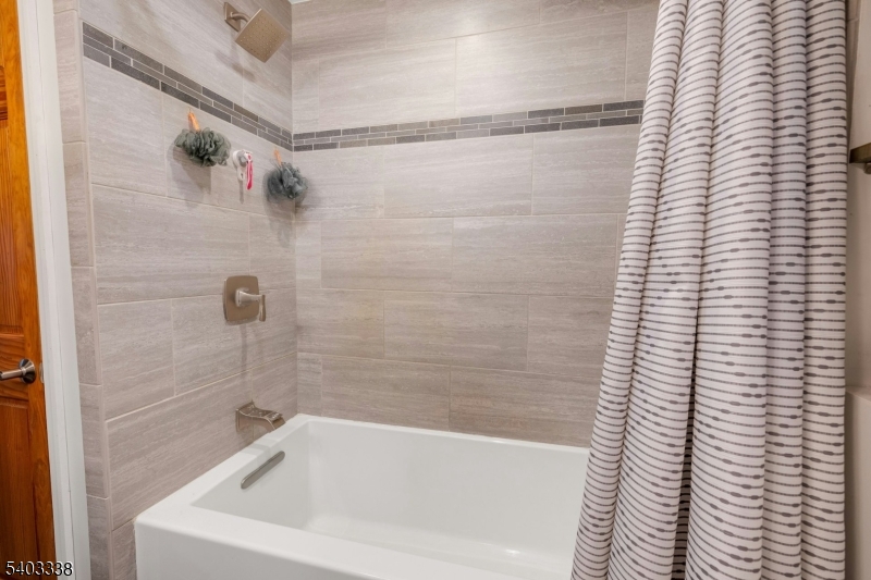 Pinecliff Lake - Residential