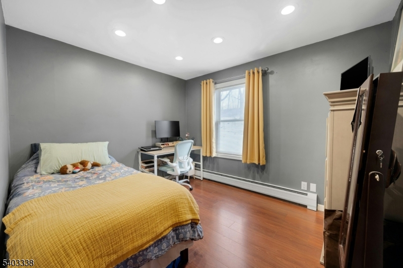 Pinecliff Lake - Residential