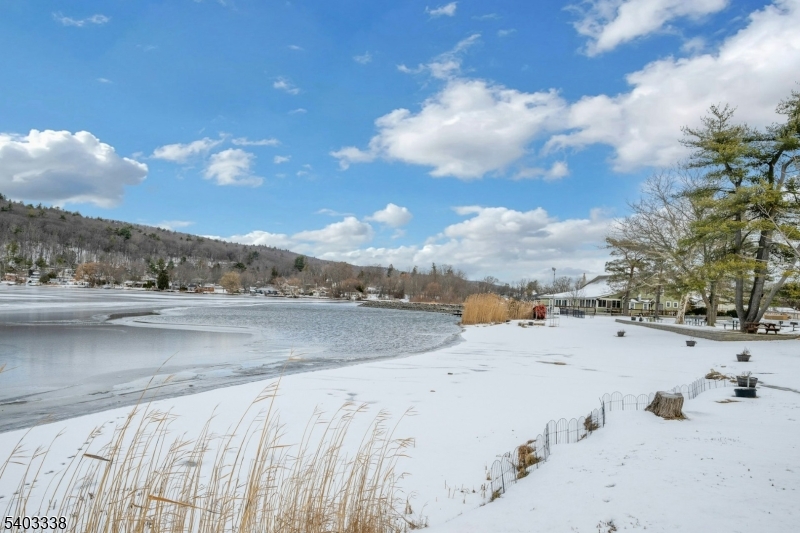Pinecliff Lake - Residential