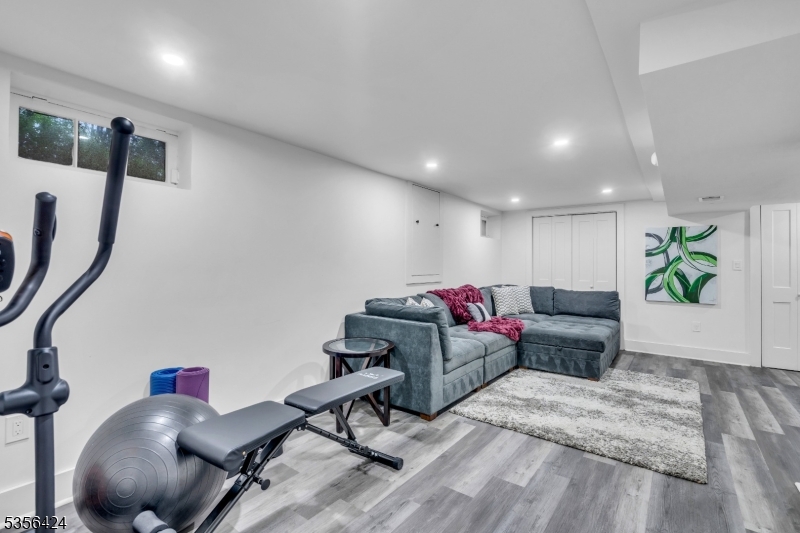 374 Nottingham Way