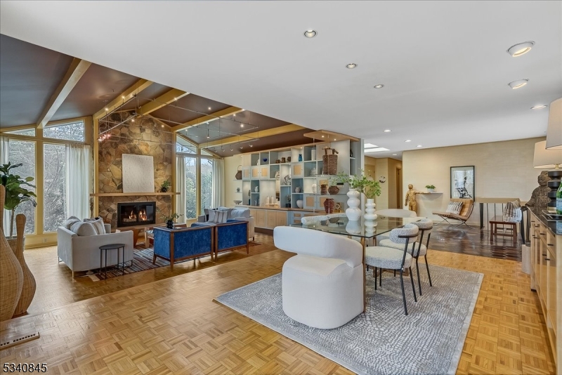 145 Nottingham Dr