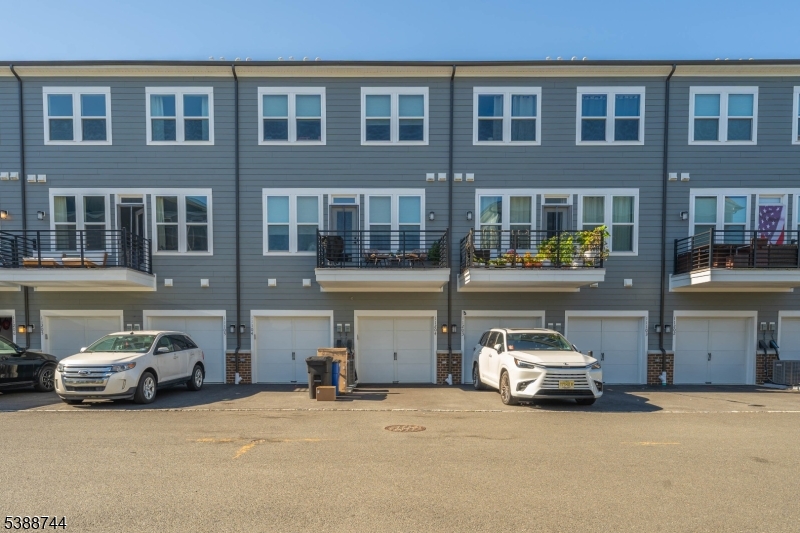 Townhomes at Vermella - Residential