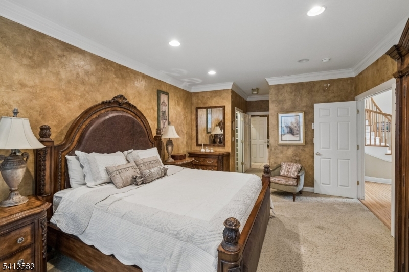 Four Seasons - Residential