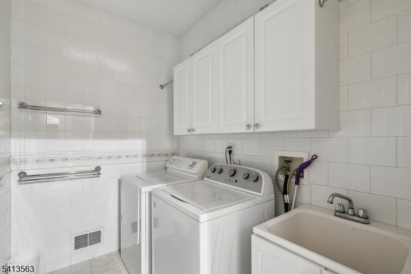 Four Seasons - Residential