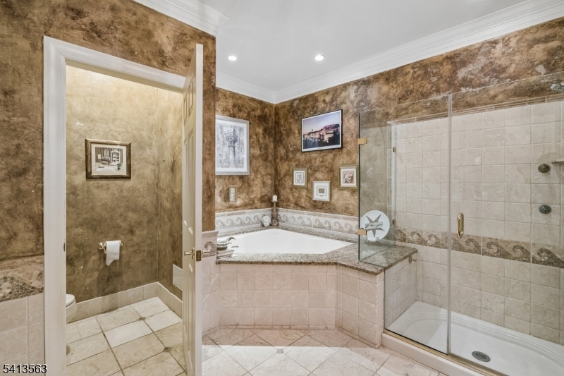 Four Seasons - Residential