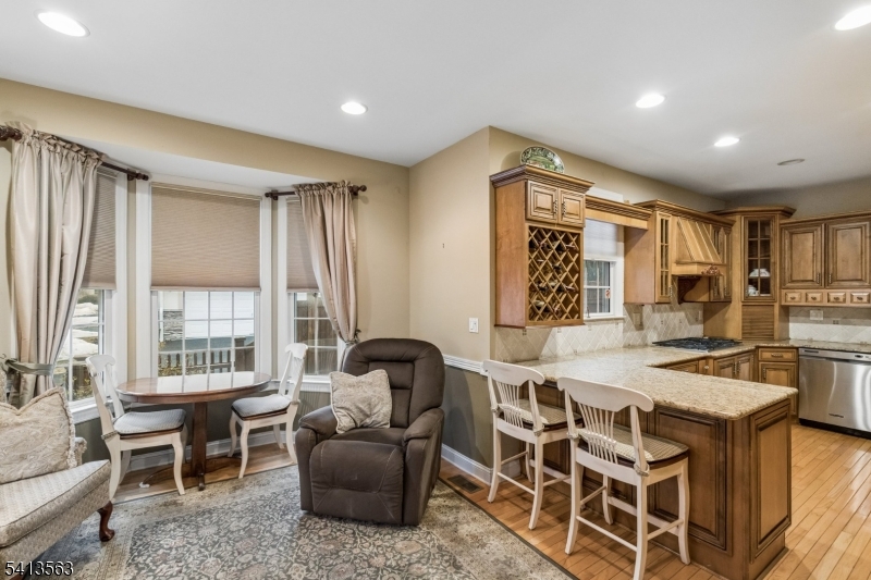 Four Seasons - Residential