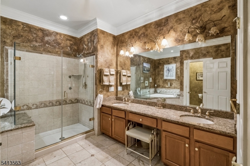 Four Seasons - Residential