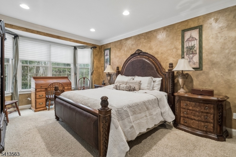 Four Seasons - Residential