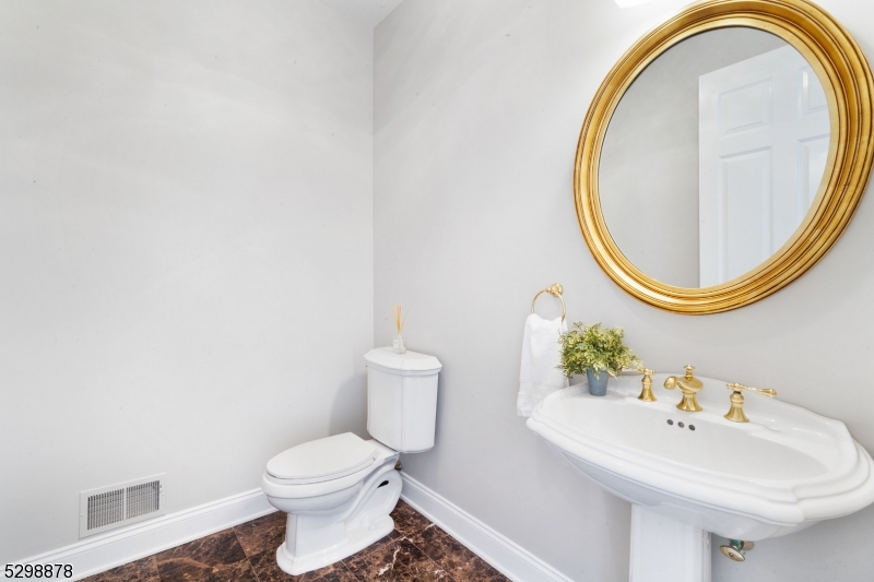 Far Hills/Roxiticus Valley - Residential