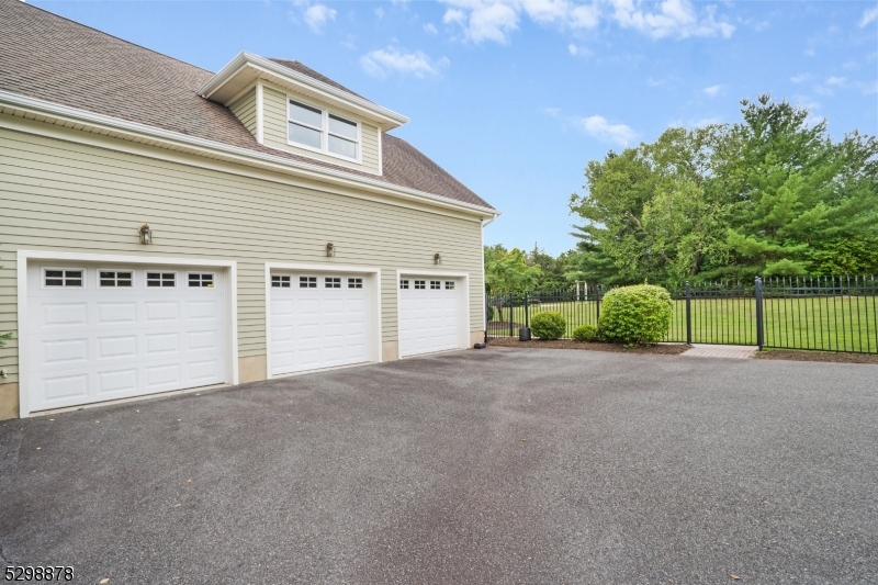 Far Hills/Roxiticus Valley - Residential