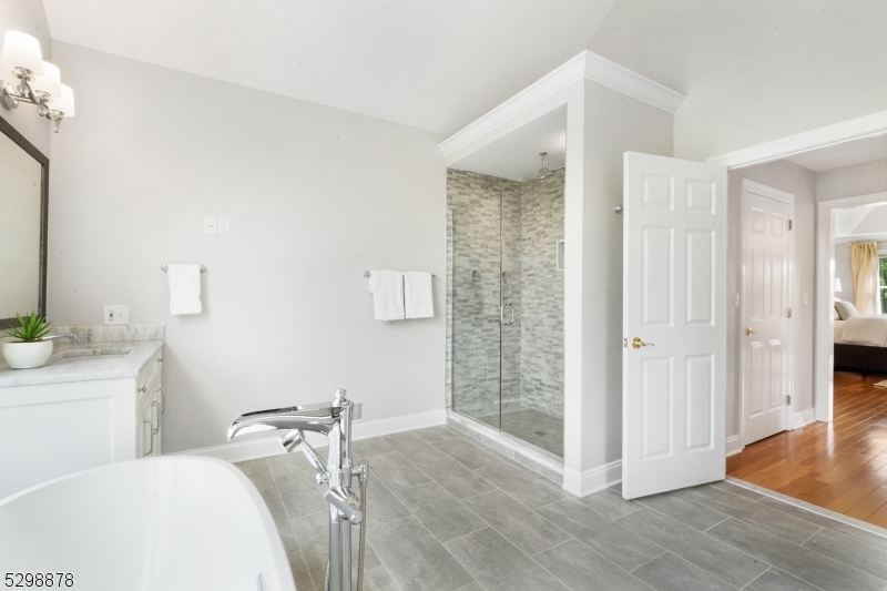 Far Hills/Roxiticus Valley - Residential