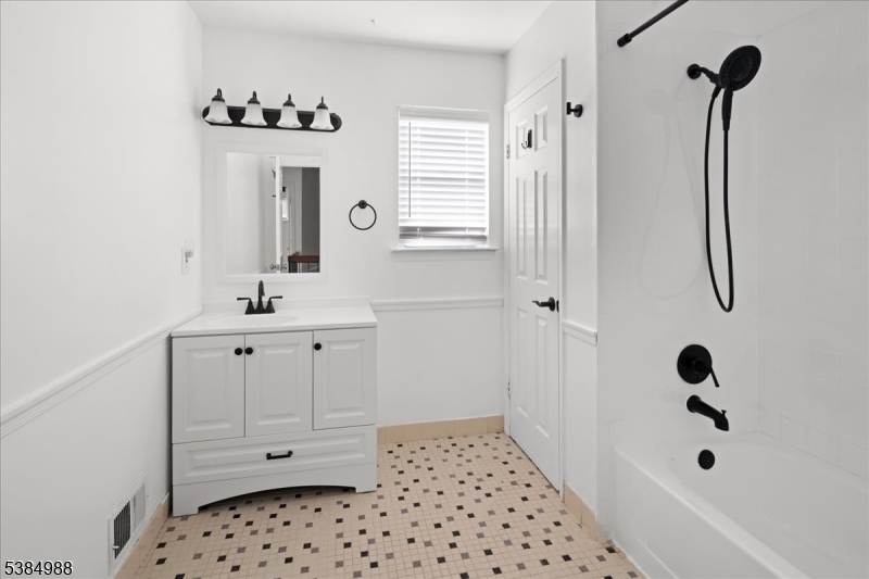 STONEGATE - Residential Lease