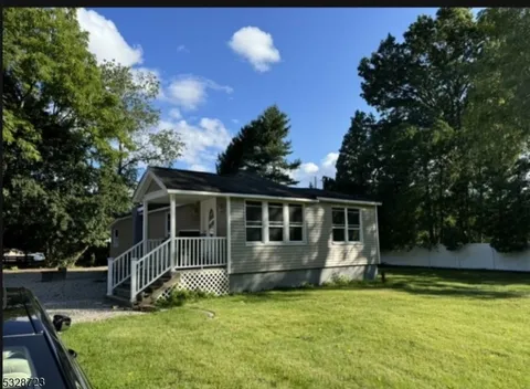 MLS: 3938116