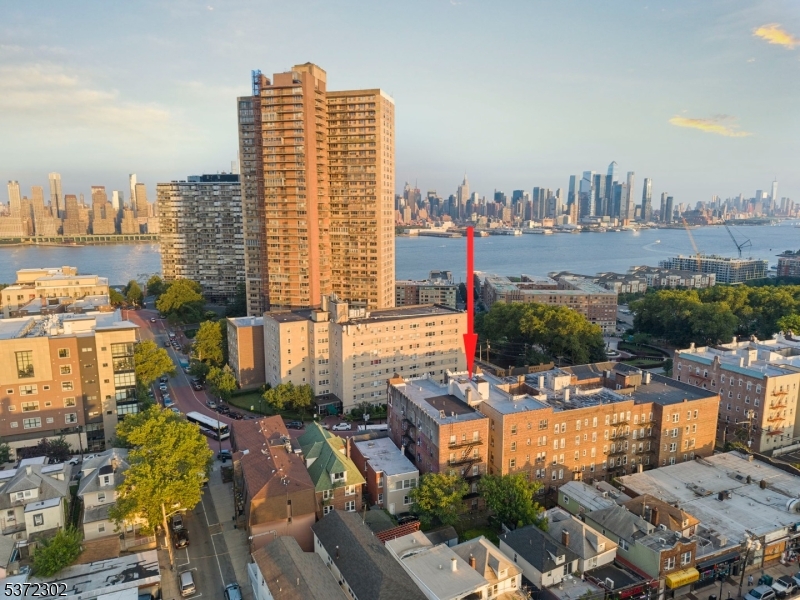 Boulevard East - Residential