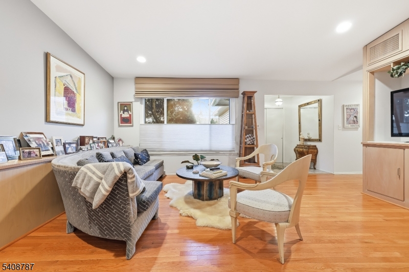 Briar Hill Villas - Residential