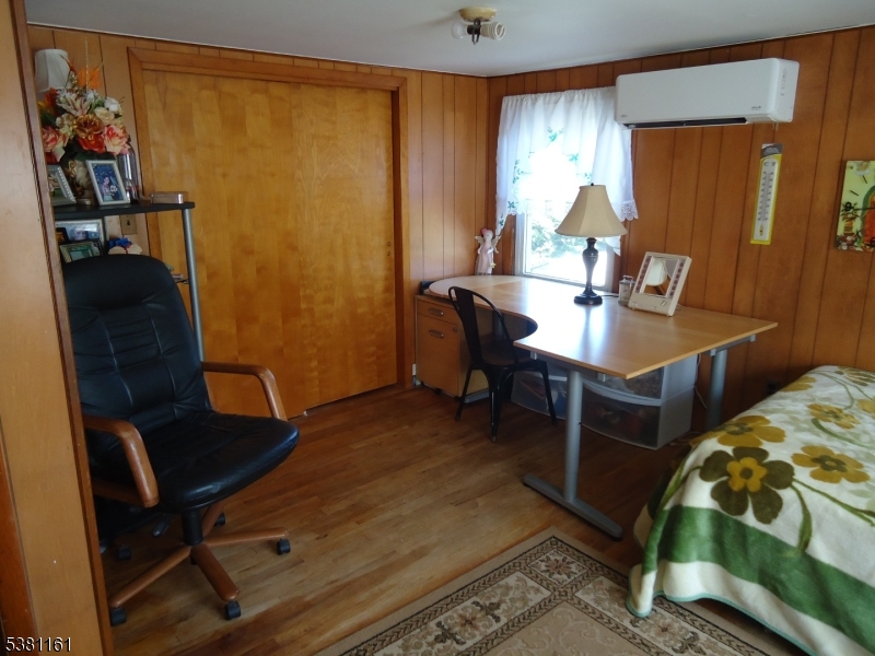 TRAIN STATIONS - Residential