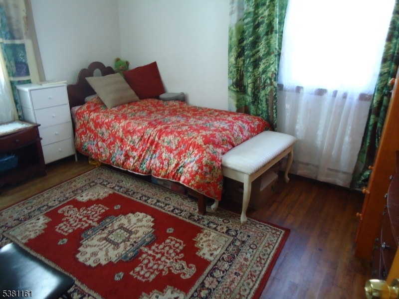 TRAIN STATIONS - Residential