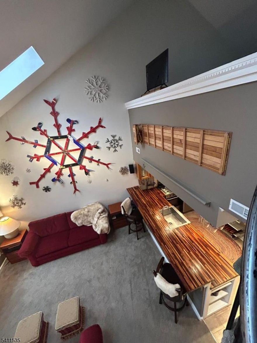 Slope side Unit, Beautiful Mountain Views, Gas Fireplace, Updated Kitchen and Bathroom, Surround-sound built in the ceiling