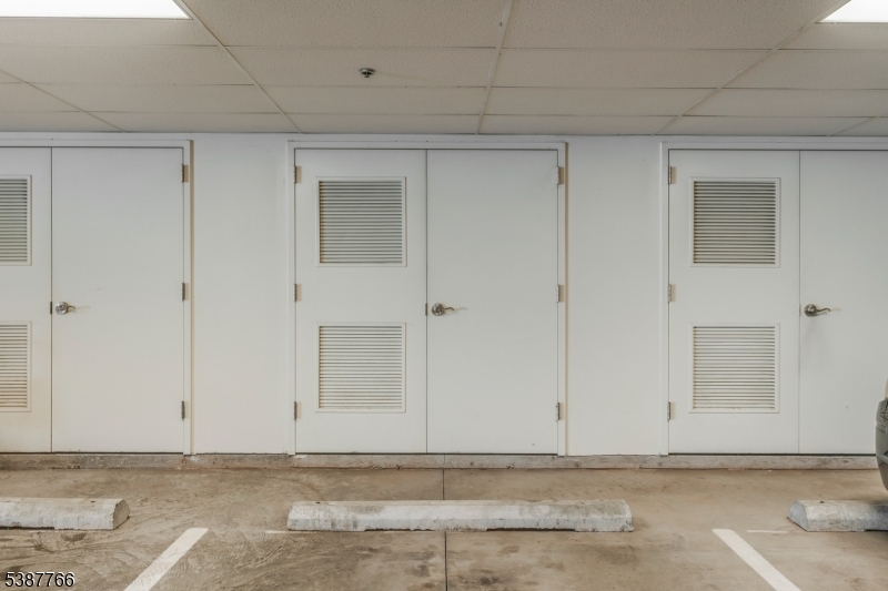 Four Seasons - Residential