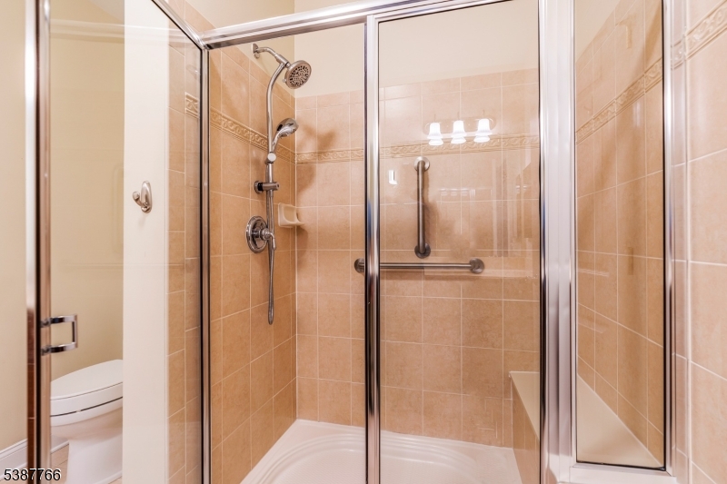 Four Seasons - Residential