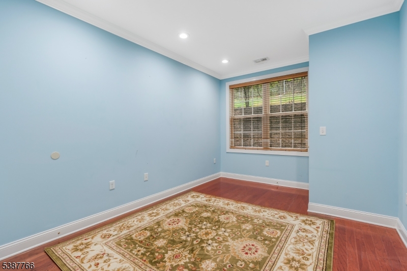 Four Seasons - Residential