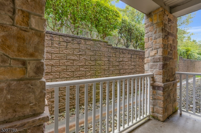 Four Seasons - Residential