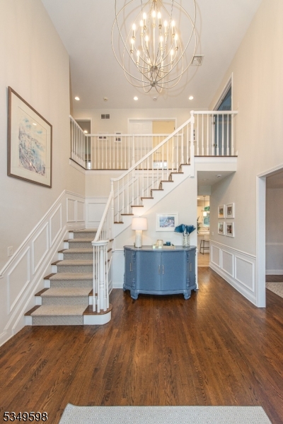 8 Inwood Ter