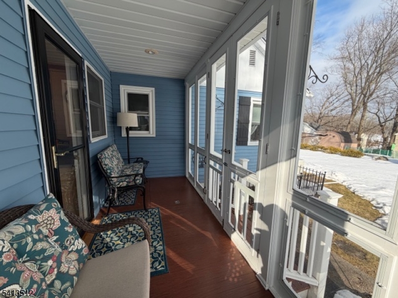 ROCK RIDGE LAKE - Residential