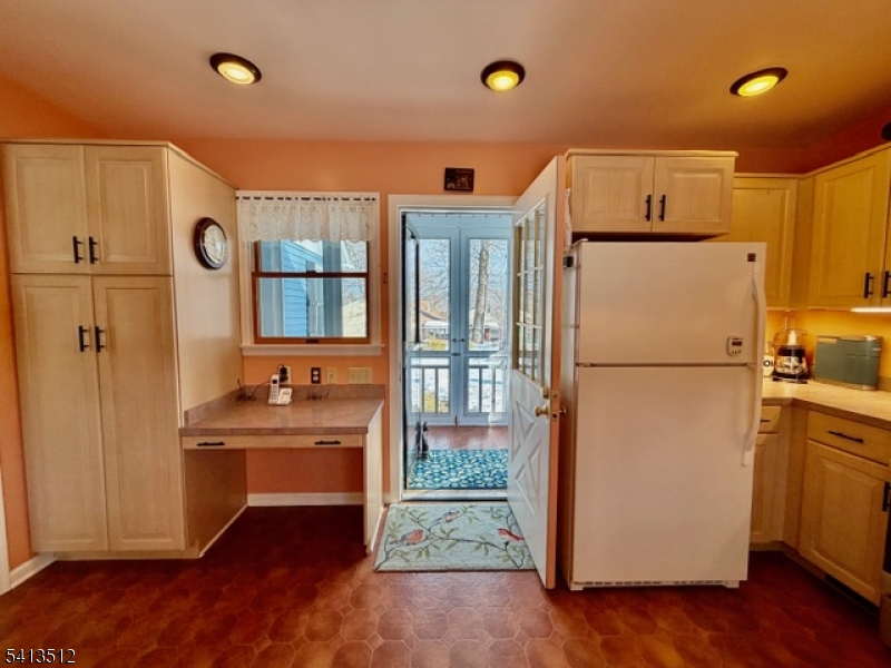 ROCK RIDGE LAKE - Residential