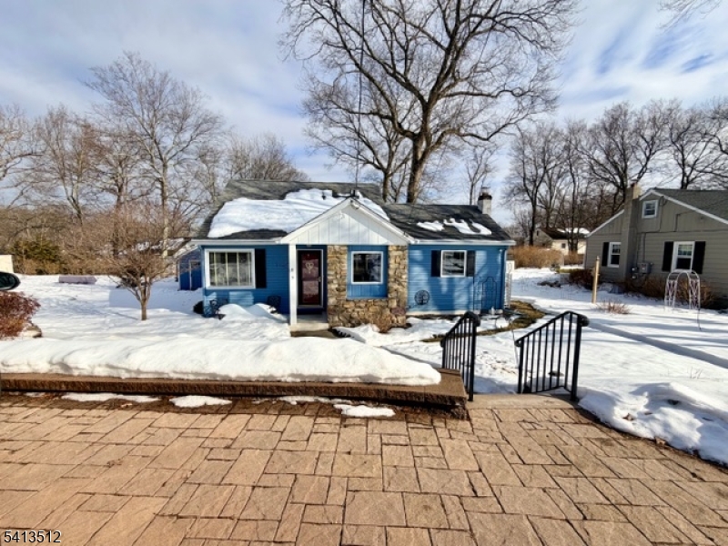 ROCK RIDGE LAKE - Residential