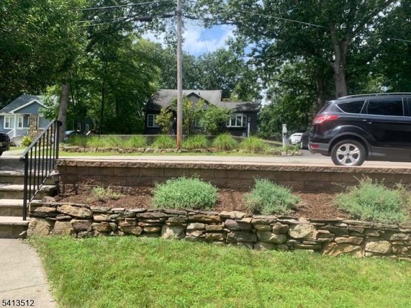 ROCK RIDGE LAKE - Residential