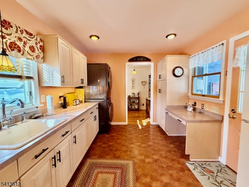 ROCK RIDGE LAKE - Residential