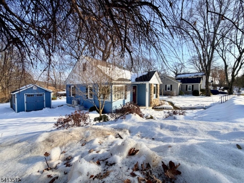 ROCK RIDGE LAKE - Residential