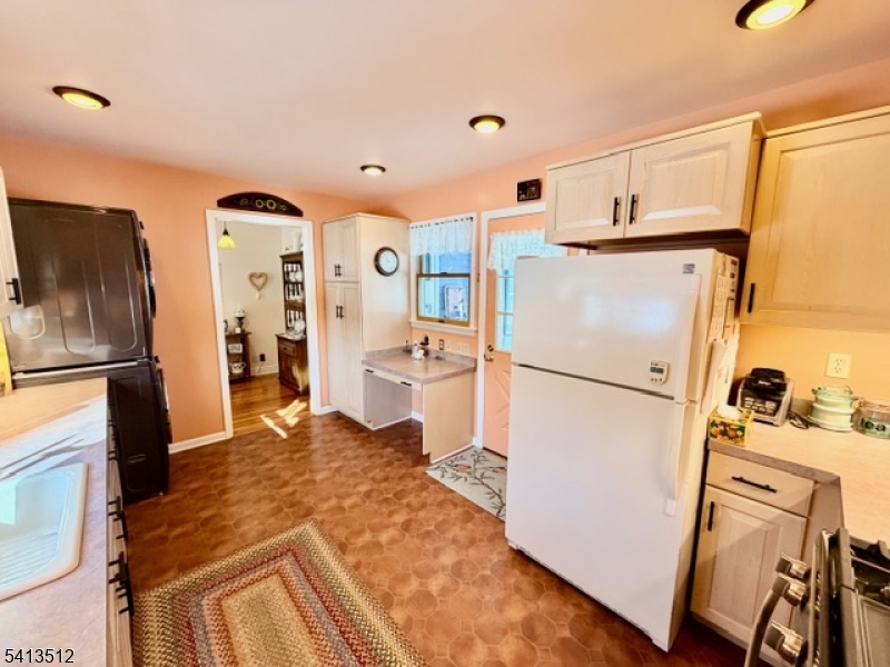 ROCK RIDGE LAKE - Residential